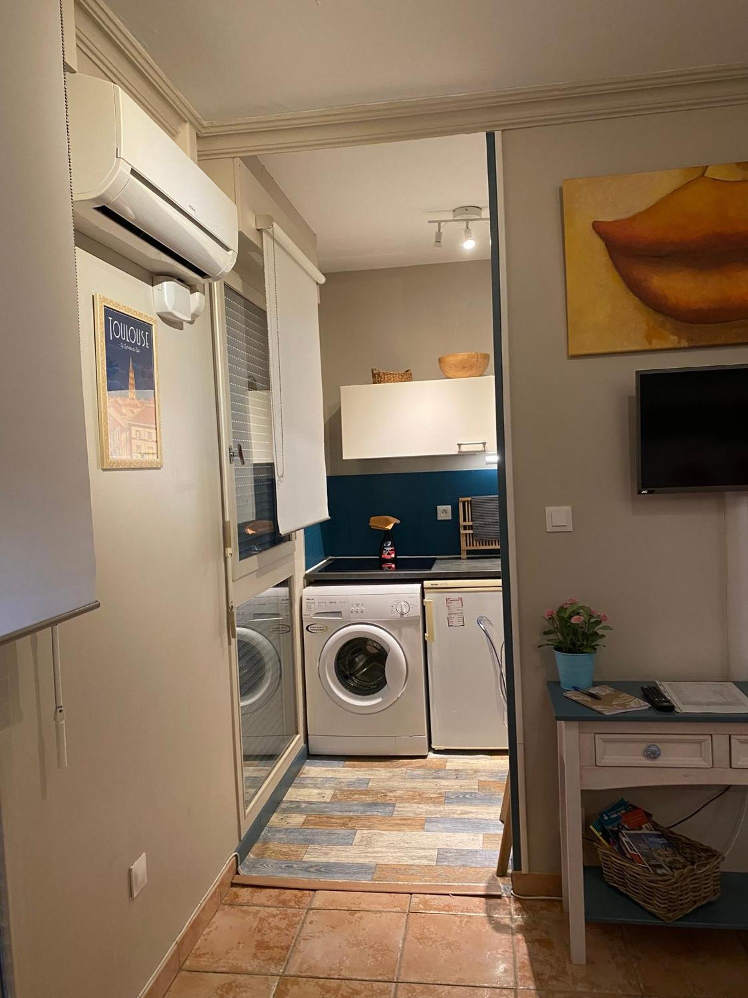 Meuble Tourisme Carmes 2 Etoiles, Entree Autonome,Wifi, Climatise, Petit Parking Prive Lejlighed Toulouse Eksteriør billede